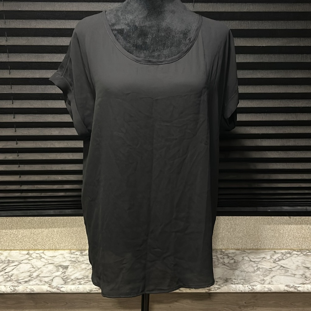 Pleione Women’s Black Cuffed SS Pleated Back Tee Size Medium